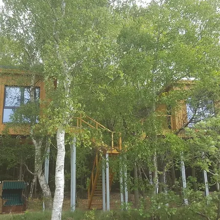 Campsite Kleines Baumhaus Fuer Zwei